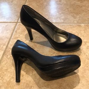 Bandolino Black Heels